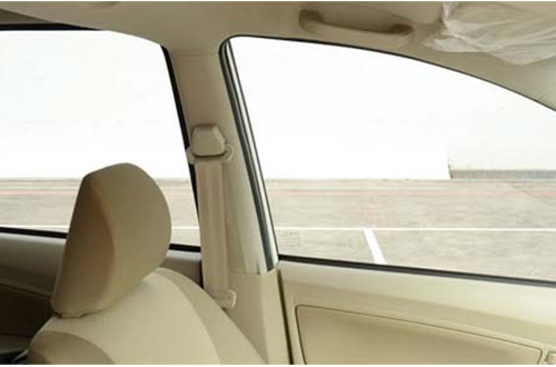 Kenapa Kaca Film Dipasang di kaca bagian dalam mobil?